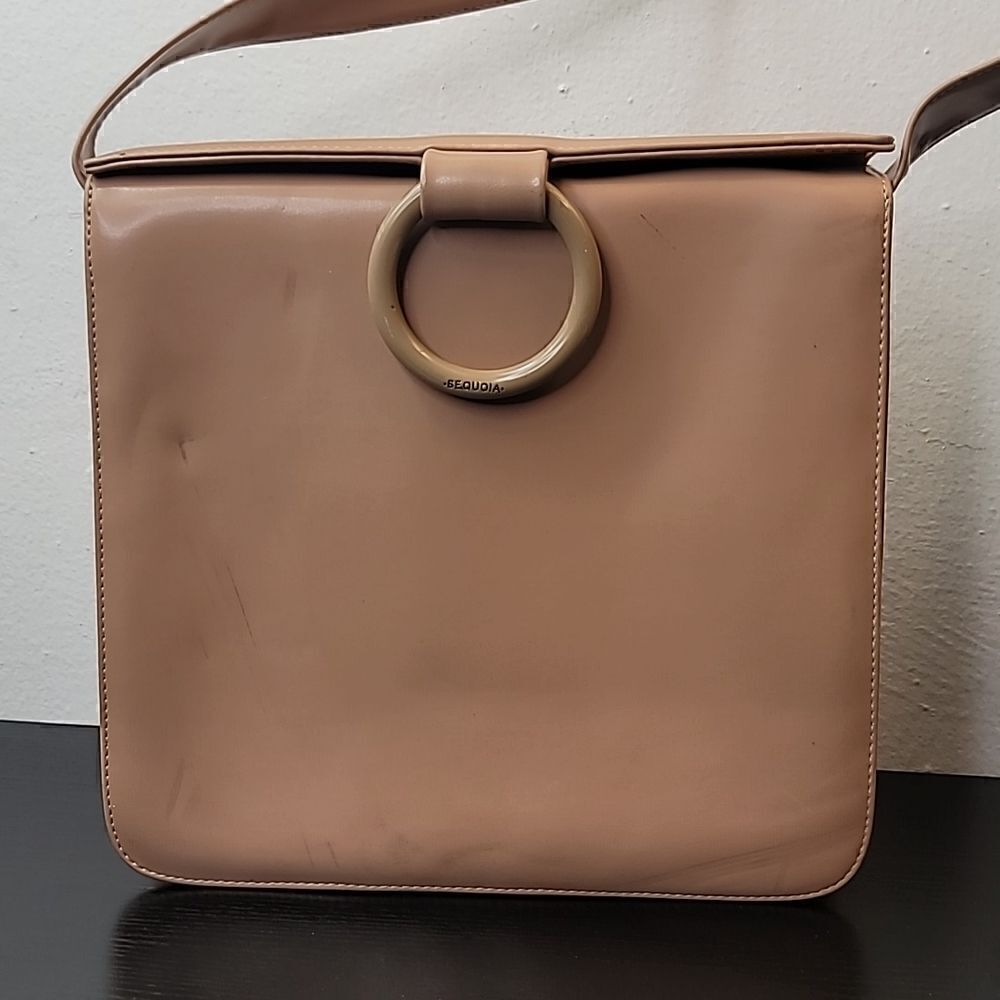 SequoiaโPariseโVintageโ
Leatherย ShoulderโBag